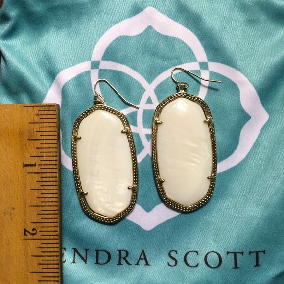 Kendra Scott Elle Earrings - Picture 2 of 2